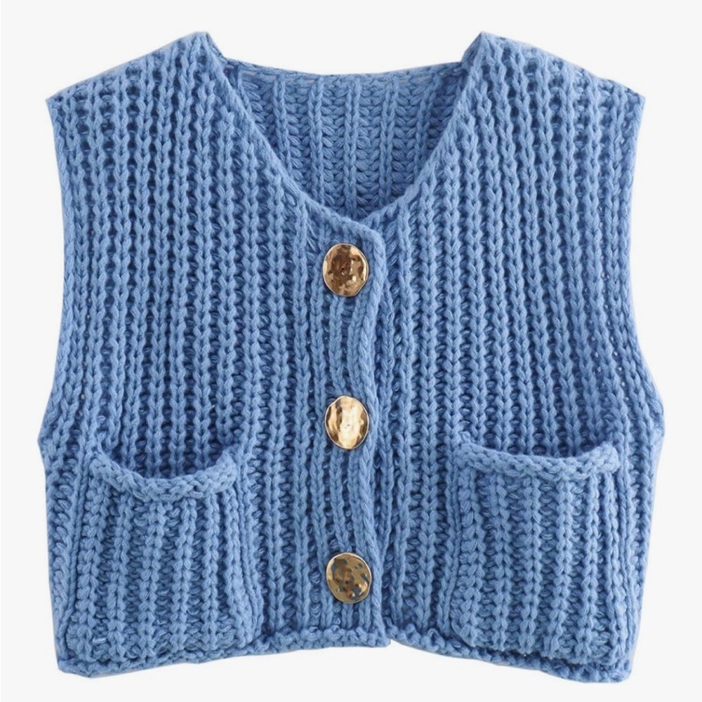 Women’s chunky knit cropped vest
